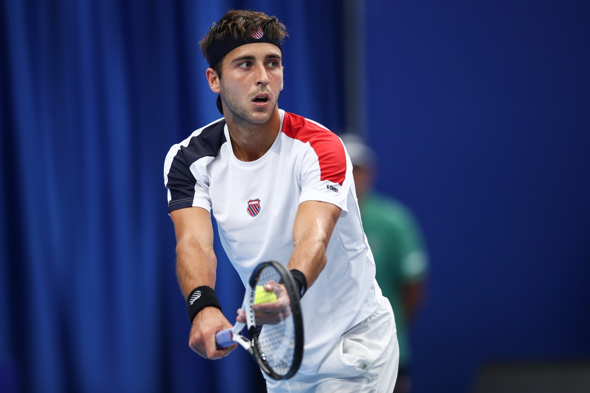 西媒：皇马球探抱怨500欧月薪太低.