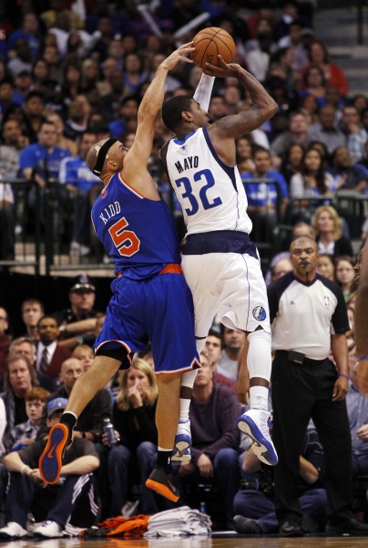 联盟唯一！詹姆斯第22年71扣全中创纪录 湖人官方直呼王者之扣